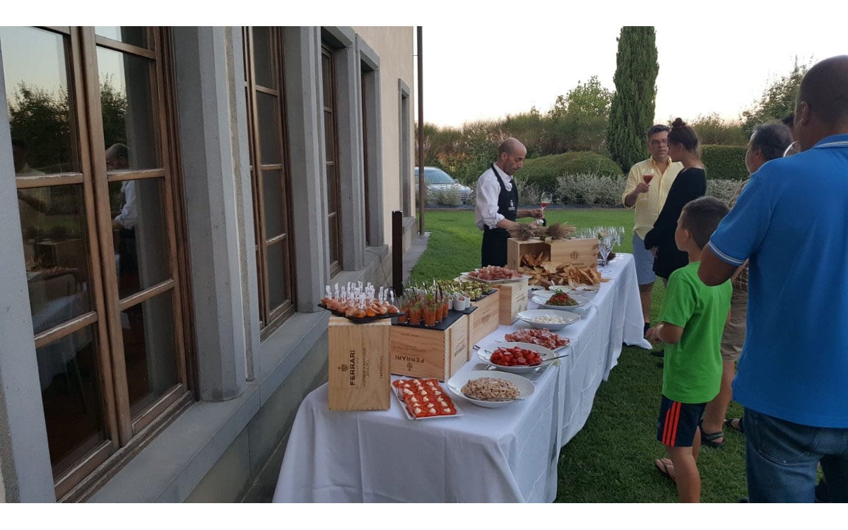 Landgut Terricciola Aperitiv (1) Landgut Terricciola Aperitiv (1)