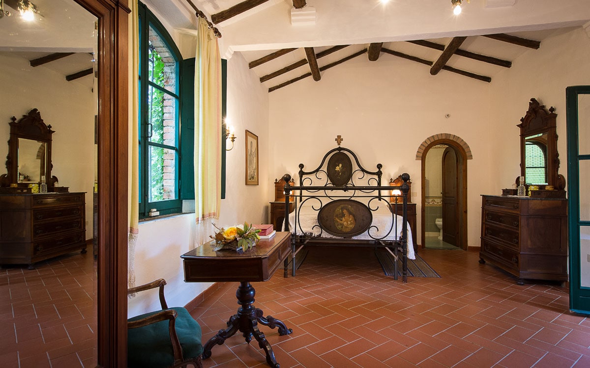 Landvilla Guardistallo Schlafzimmer 13