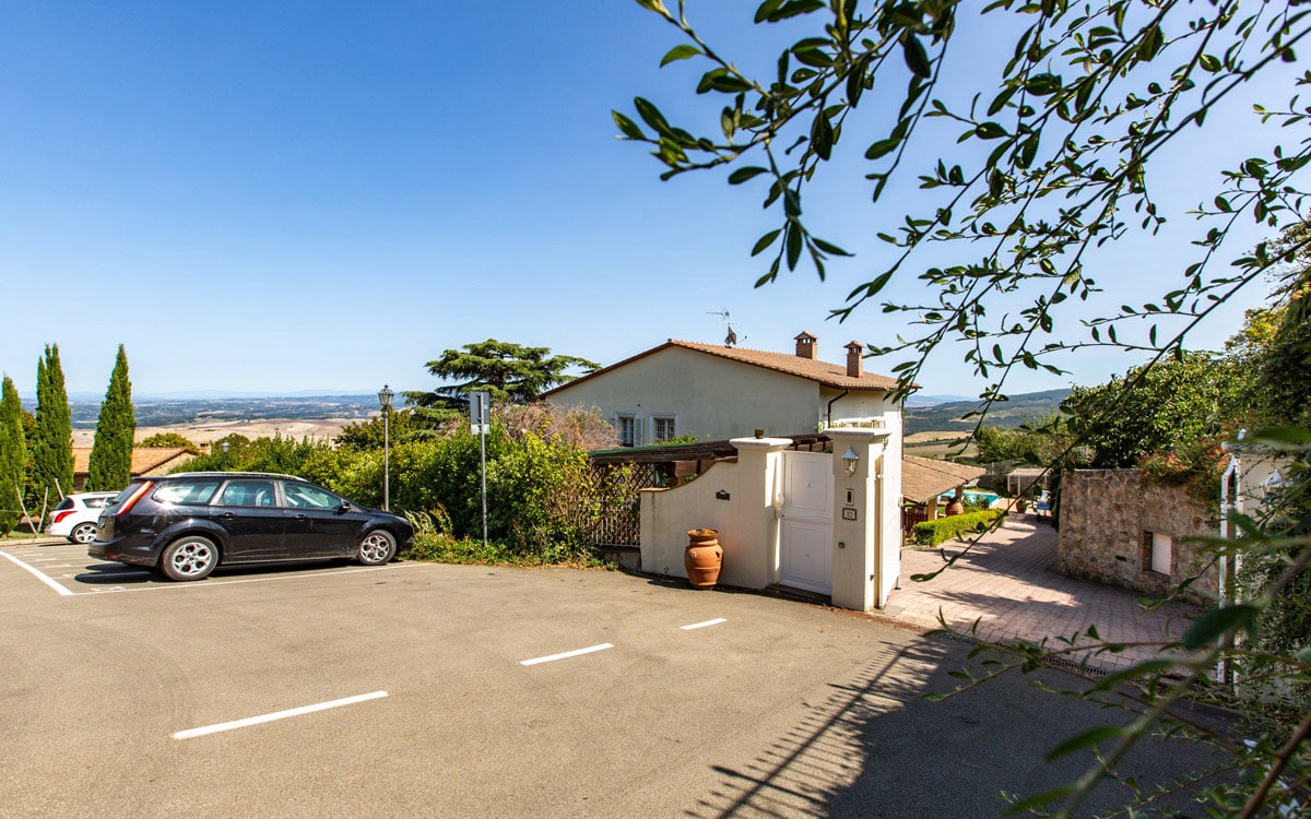Villa Chianni 9 Einfahrt 01 Villa Chianni 9 Einfahrt 01