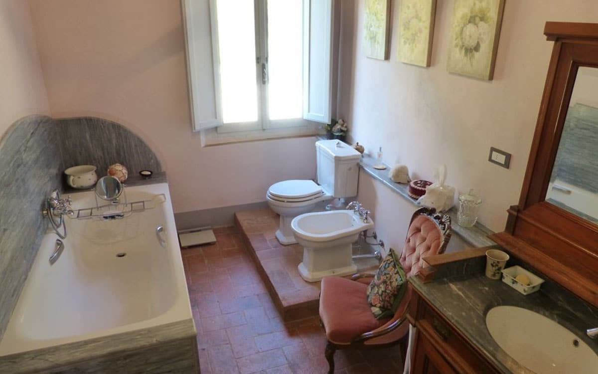 Villa Marti 3 Bad 01