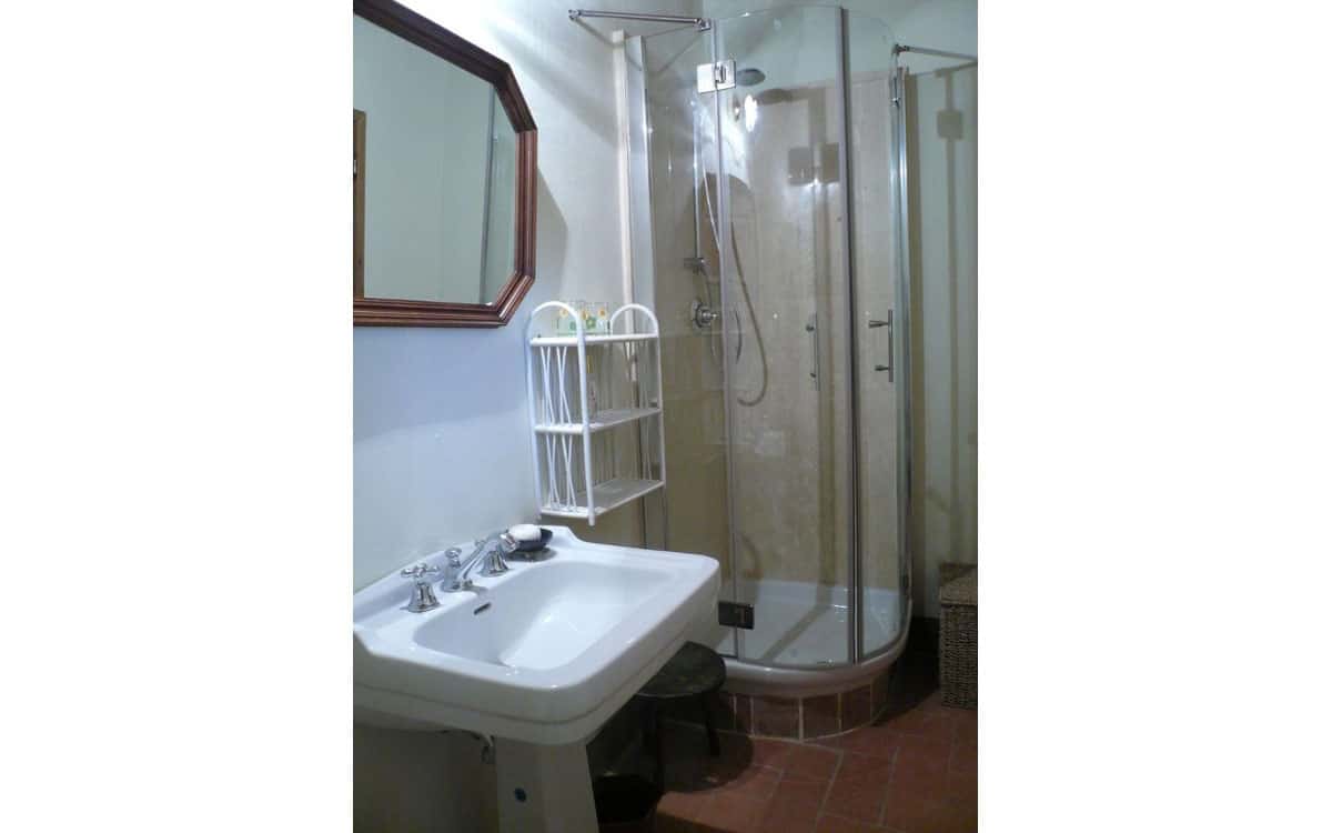 Villa Marti 3 Bad 03