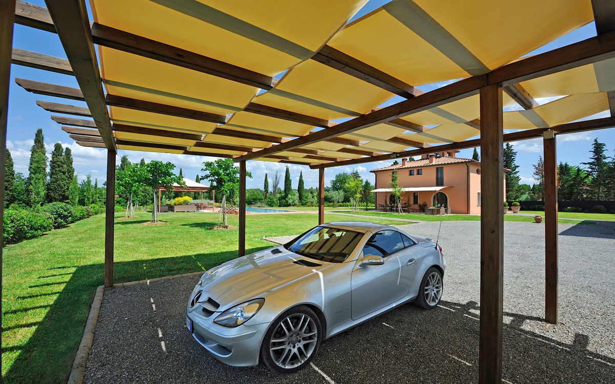 Villa Peccioli 5 Parkplatz 01 Villa Peccioli 5 Parkplatz 01