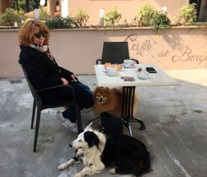 Caffé del Borgo – einer unserer Lieblingsplätze in Terricciola © J. Thumser & M. Wahlert