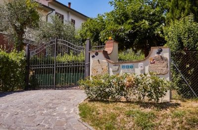 Einfahrt zum Vertretungsbüro - Via dei Poggiarelli 9 56030 Terricciola