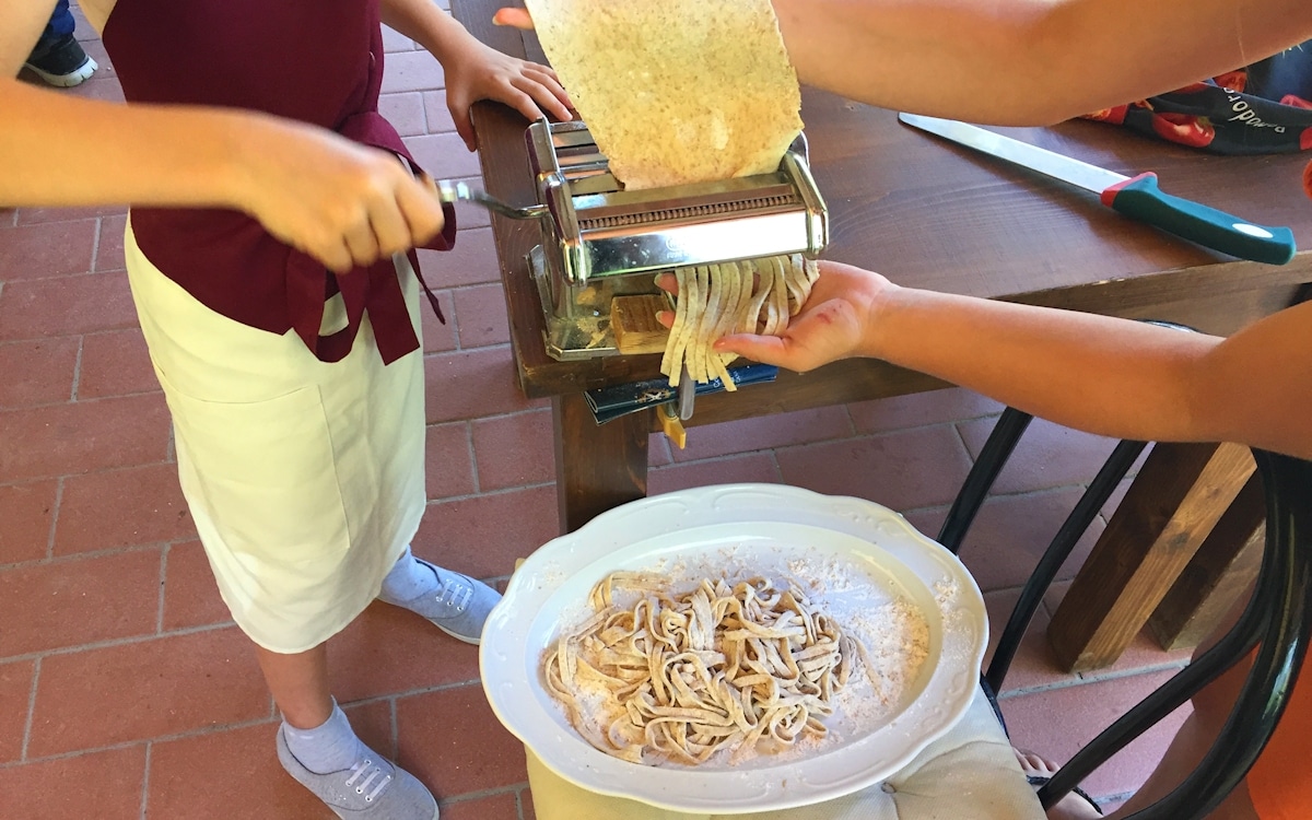 Bio-Kochkurs 24 ~ so entstehen die Tagliatelle Bio-Kochkurs 24 ~ so entstehen die Tagliatelle