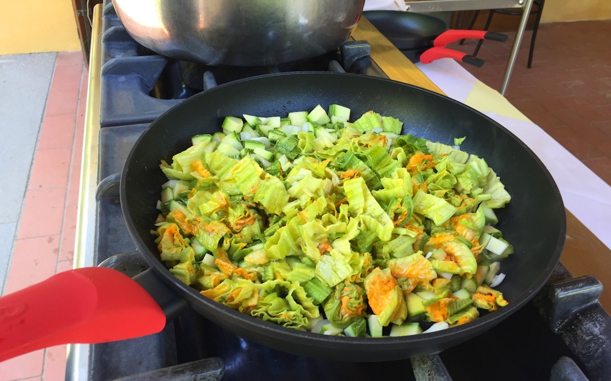 Bio-Kochkurs 30 ~ Soße für Curcuma-Tortelli Bio-Kochkurs 30 ~ Soße für Curcuma-Tortelli