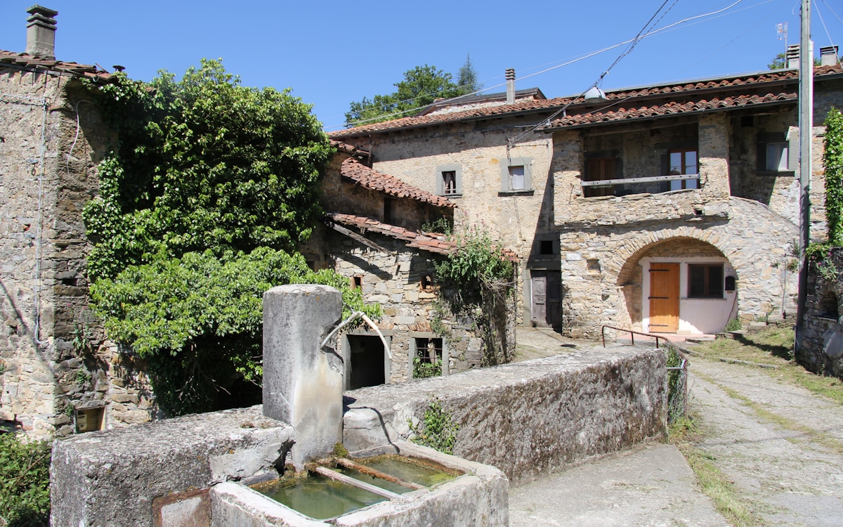 Borgo Quarrazzana Kuhbar (1) Borgo Quarrazzana Kuhbar (1)