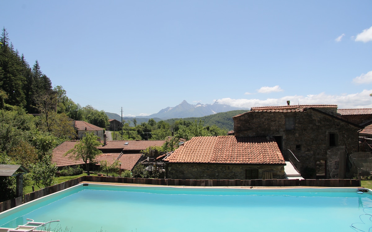 Borgo Quarrazzana Pool (2) Borgo Quarrazzana Pool (2)