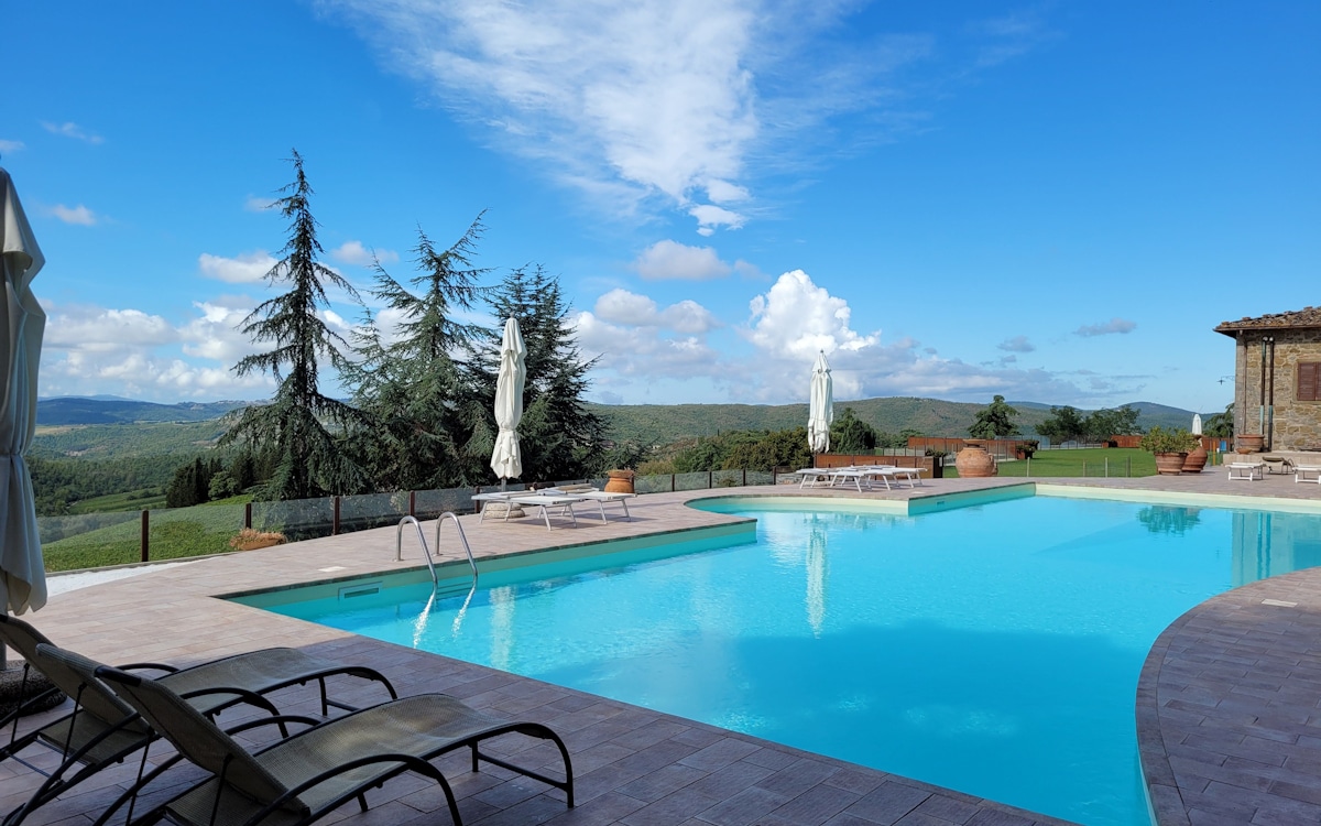 Burg Chianti Pool (2) Burg Chianti Pool (2)