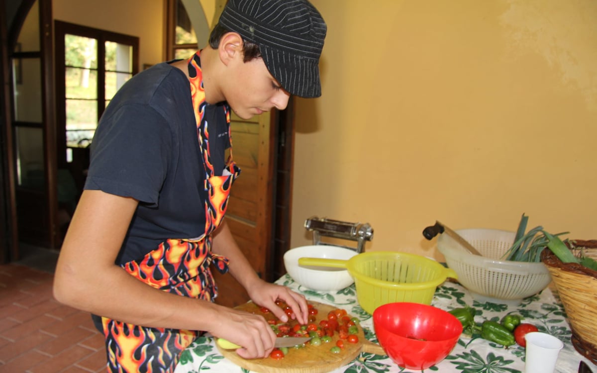 Kochkurs, Teenagers am Kochen Kochkurs, Teenagers am Kochen