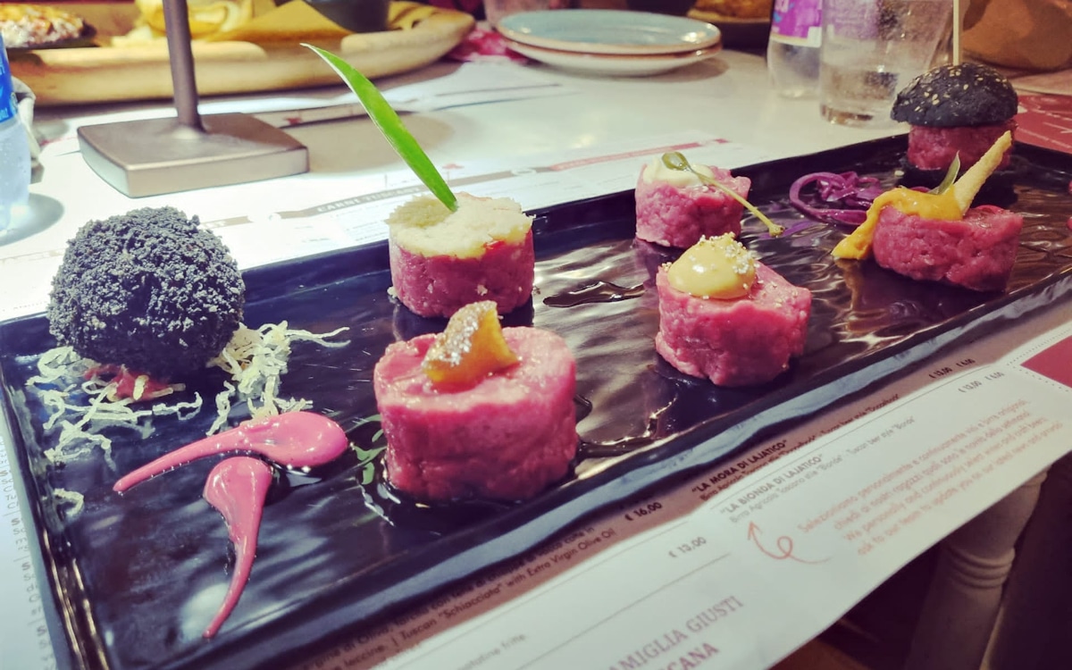 Toskana-Fußball-Camp, Ausflug nach Lajatico (2) Toskana-Fußball-Camp, Ausflug nach Lajatico (2)