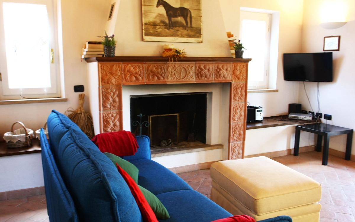 Haus Chianni 4, Wohnzimmer mit Kamin, Haus Chianni 4, Wohnzimmer mit Kamin,