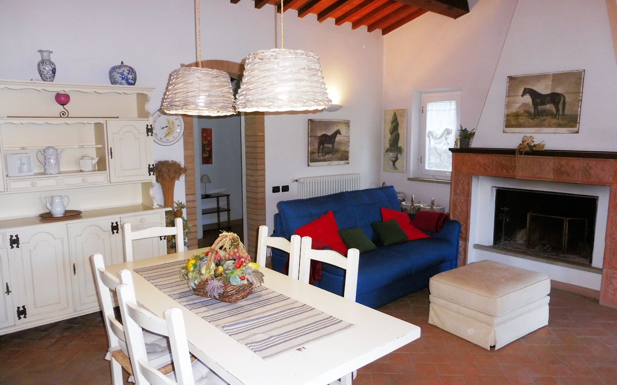 Haus Chianni 4, Wohnzimmer mit Kamin (2), Haus Chianni 4, Wohnzimmer mit Kamin (2),