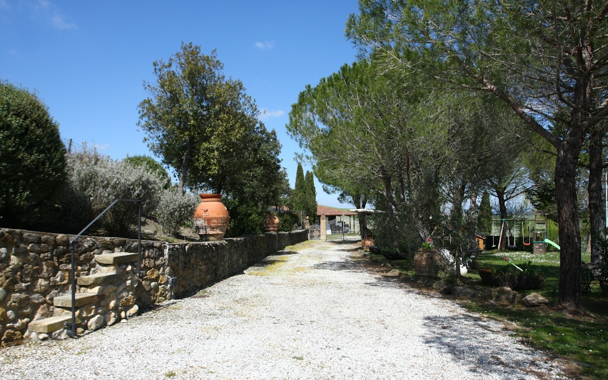 Haus Chianni 4, Zufahrtsstrasse Haus Chianni 4, Zufahrtsstrasse