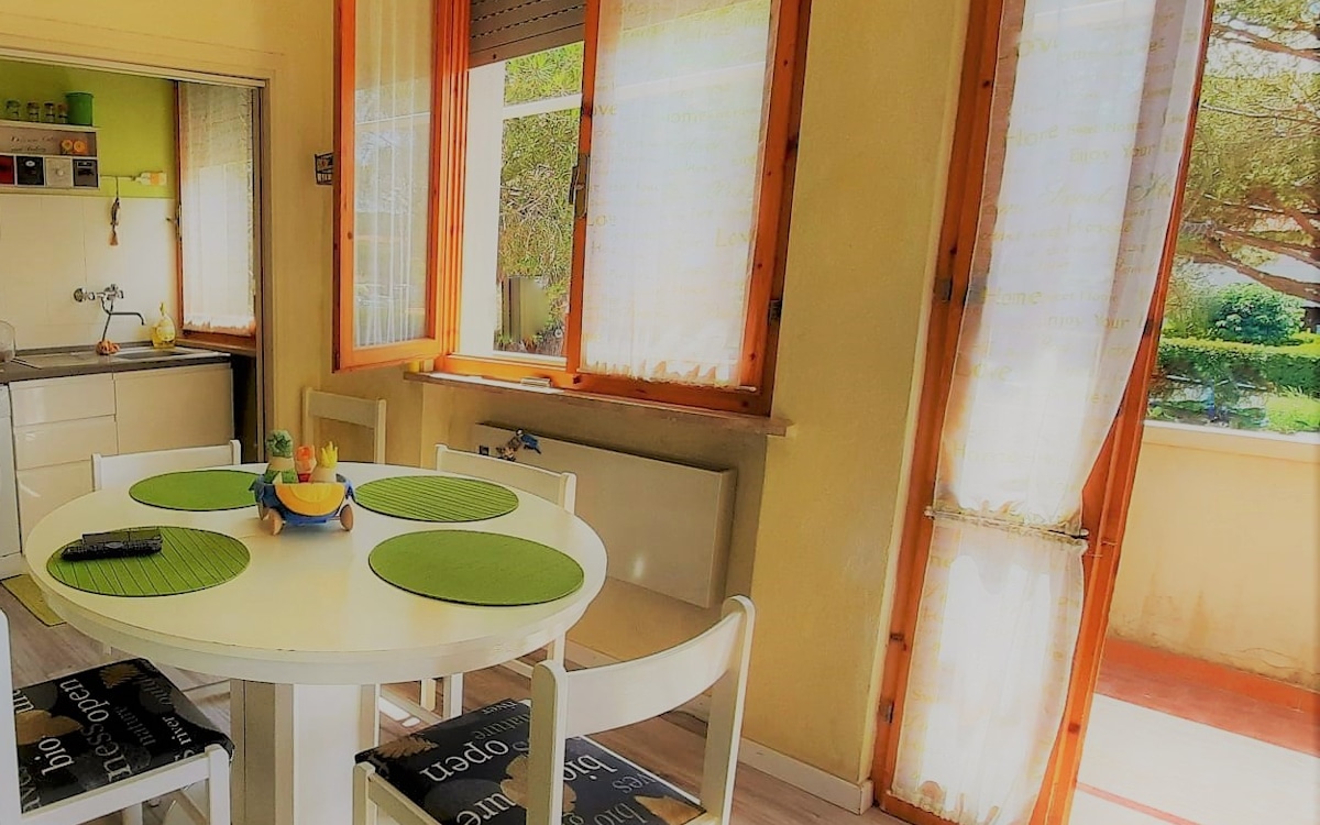 Ferienwohnung La Mazzanta, Wohnküche (2)