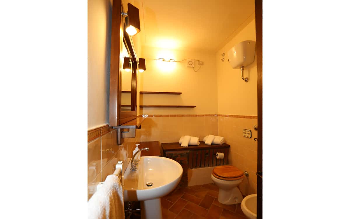 Villa Gaiole 4, Badezimmer Untergeschoss (1) Villa Gaiole 4, Badezimmer Untergeschoss (1)