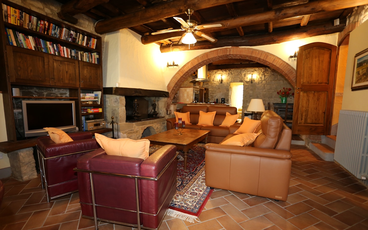 Villa Gaiole 4, Wohnzimmer Untergeschoss (3) Villa Gaiole 4, Wohnzimmer Untergeschoss (3)