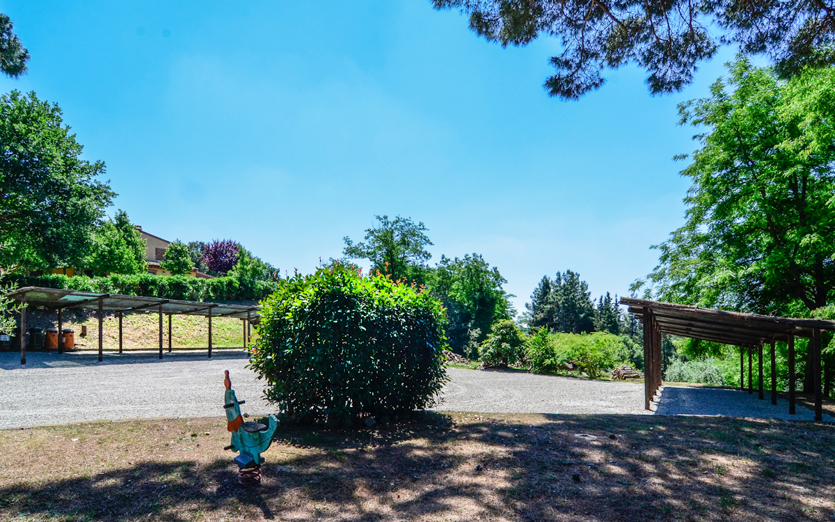 Bauernhof Crespina 2, Parkplatz