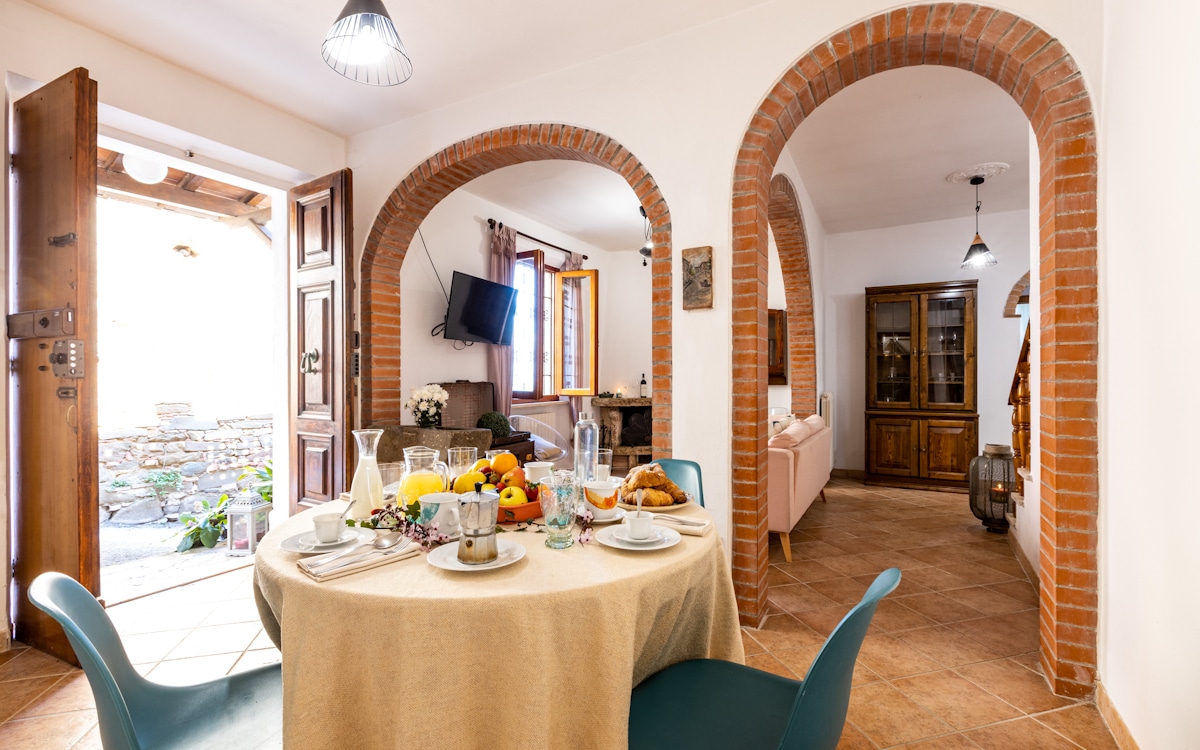 Ferienwohnung Rivalto 4 Frühstücktisch (2)