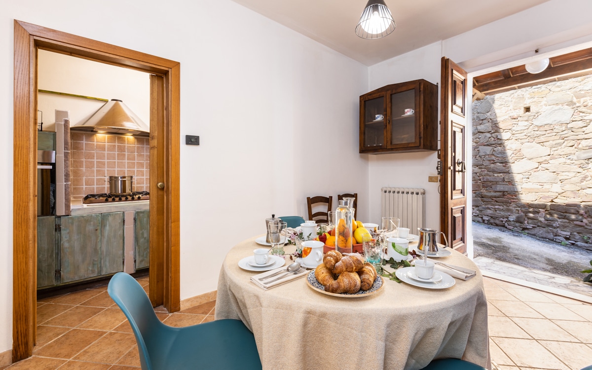 Ferienwohnung Rivalto 4 Frühstücktisch