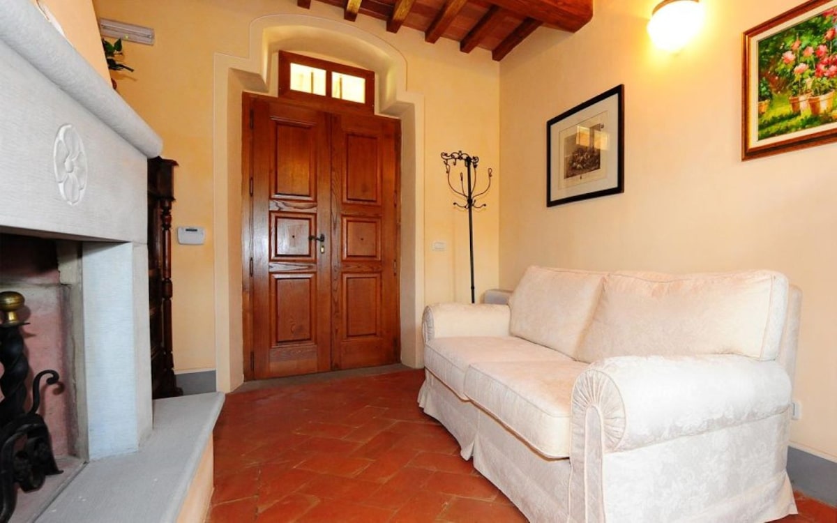 Villa Arezzo FeWo GE3E Kamin Villa Arezzo FeWo GE3E Kamin
