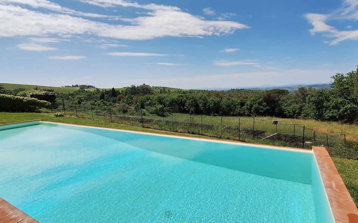 Anwesen Brolio, Swimmingpool mit Blick Anwesen Brolio, Swimmingpool mit Blick
