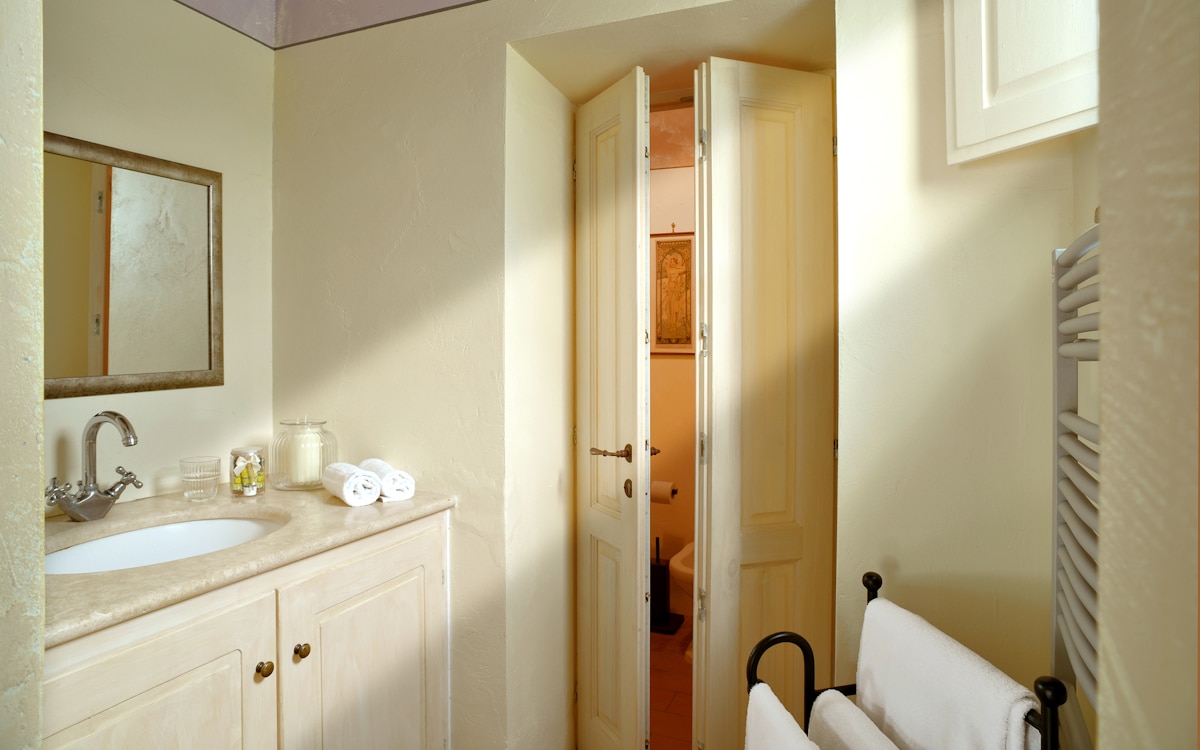 Bed and Breakfast Guardistallo 4, Zimmer GR21, Bad Bed and Breakfast Guardistallo 4, Zimmer GR21, Bad