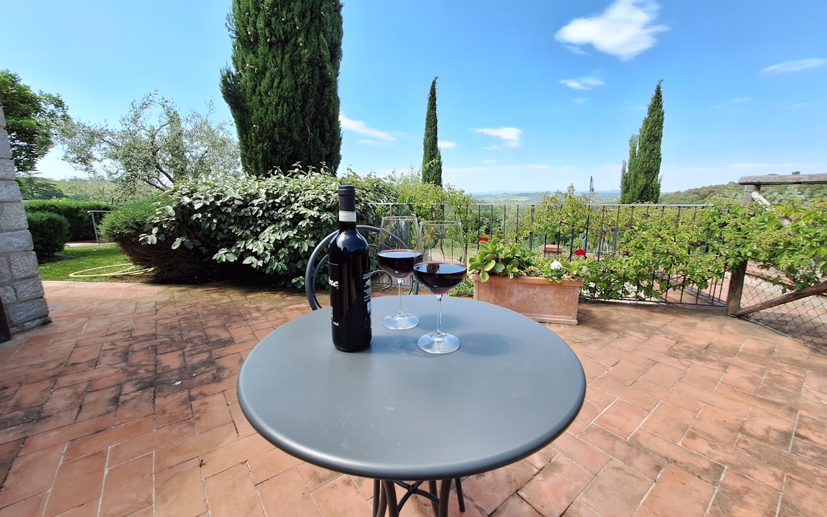 Cottage Gaiole 7m, hintere Terrasse (1) Cottage Gaiole 7m, hintere Terrasse (1)