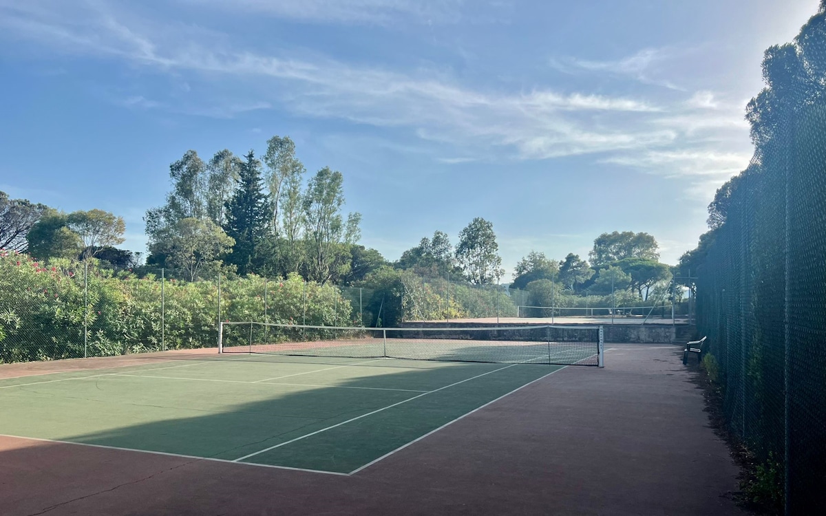 Ferienhaus SAint Tropez, Tenniscourt (2) Ferienhaus SAint Tropez, Tenniscourt (2)