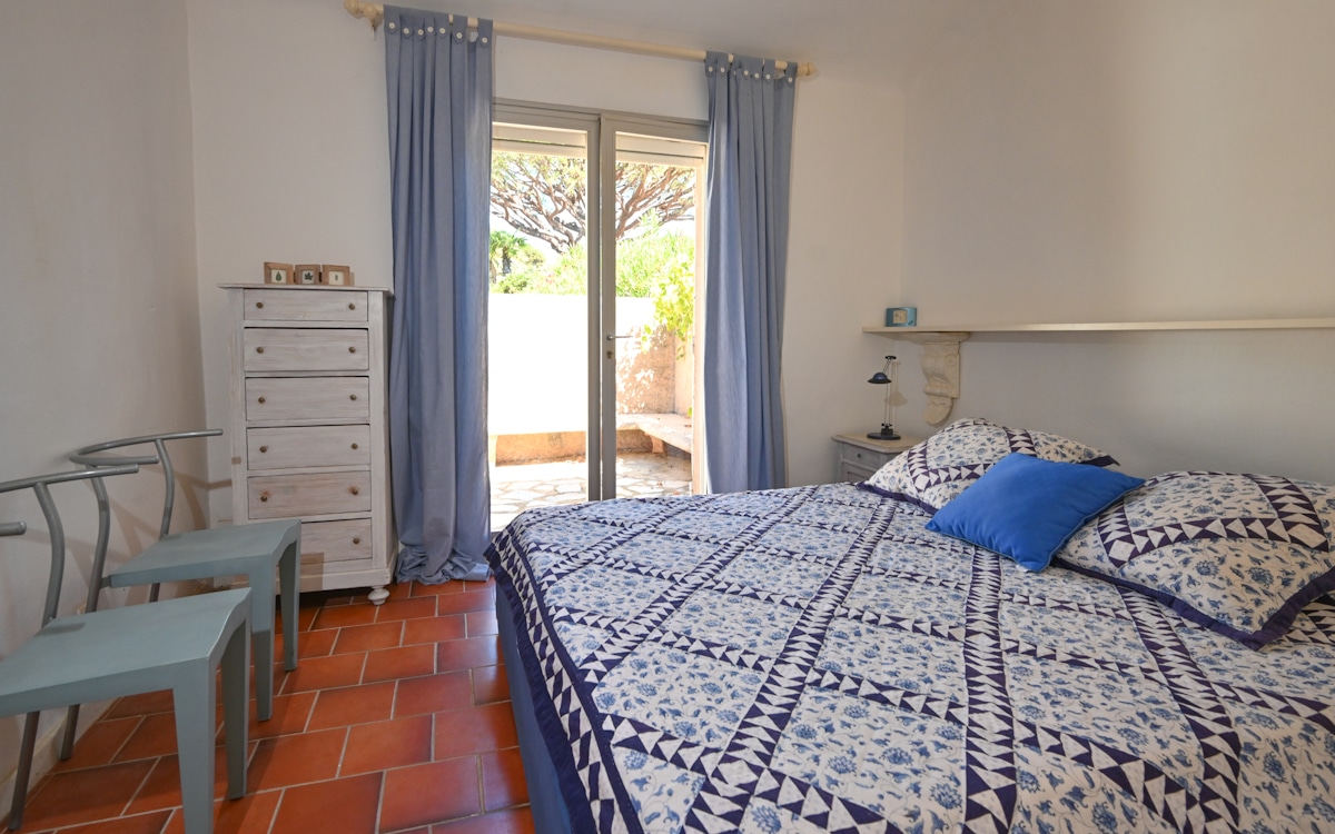 Ferienhaus Saint Tropez 2. Schlafzimmer (2) Ferienhaus Saint Tropez 2. Schlafzimmer (2)