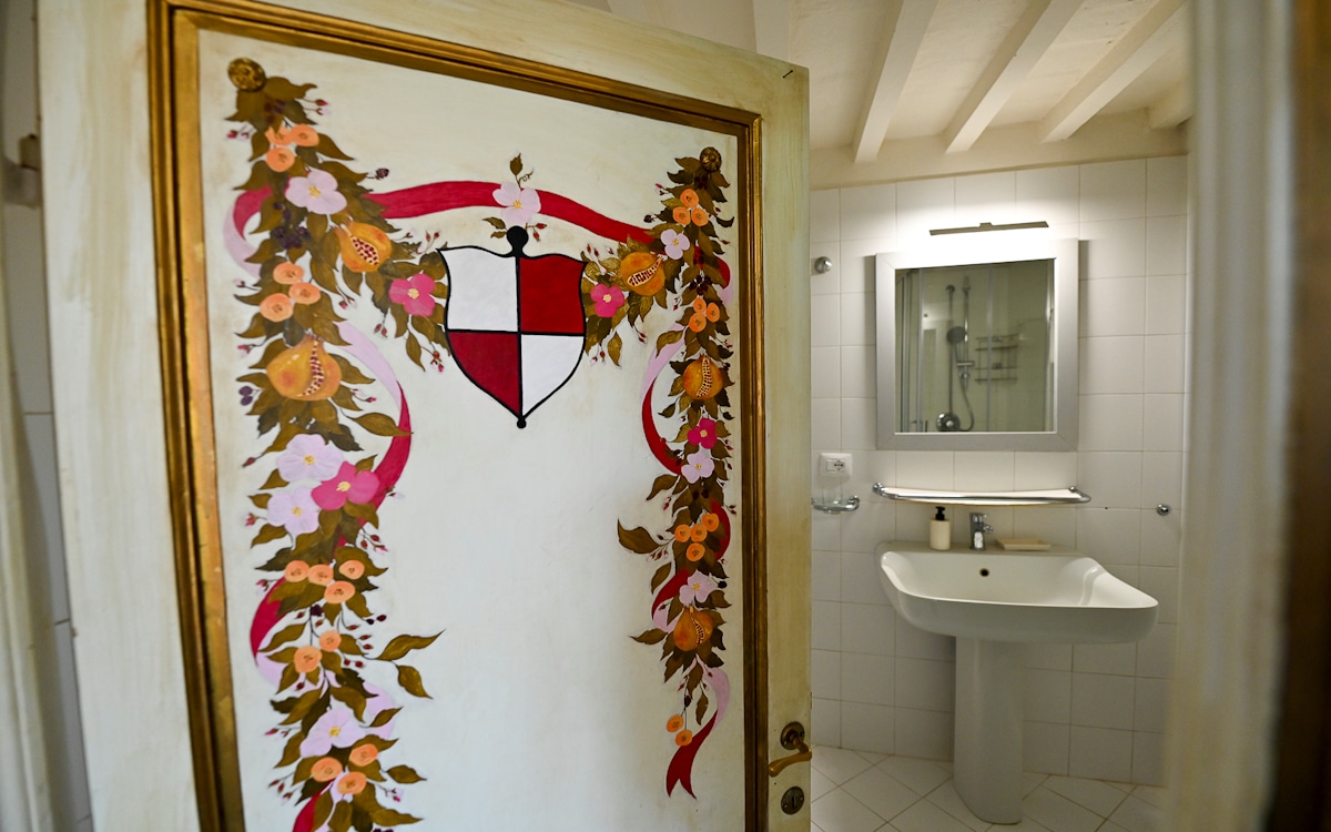 Ferienhaus Camugliano, 2. Badezimmer (2) Ferienhaus Camugliano, 2. Badezimmer (2)