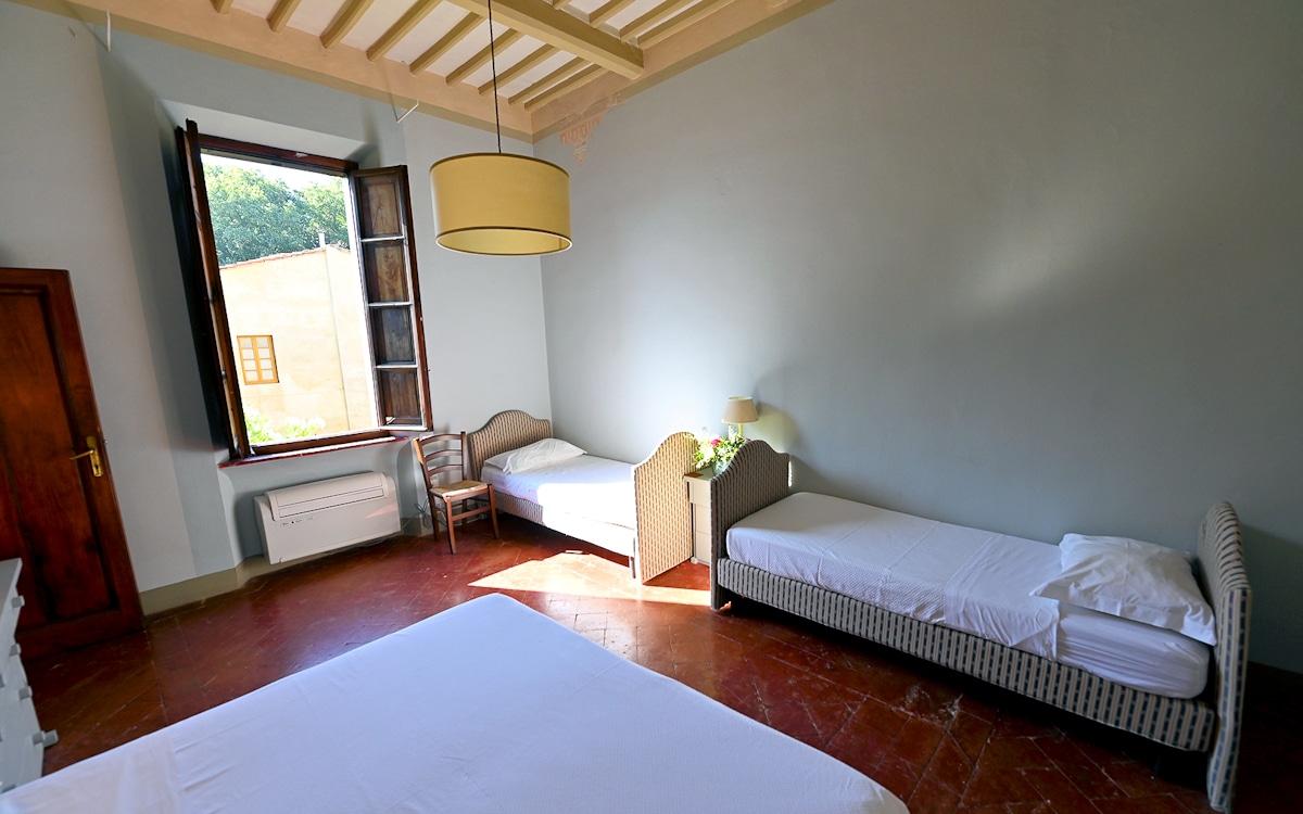 Ferienhaus Camugliano, 2. Schlafzimmer (3) Ferienhaus Camugliano, 2. Schlafzimmer (3)
