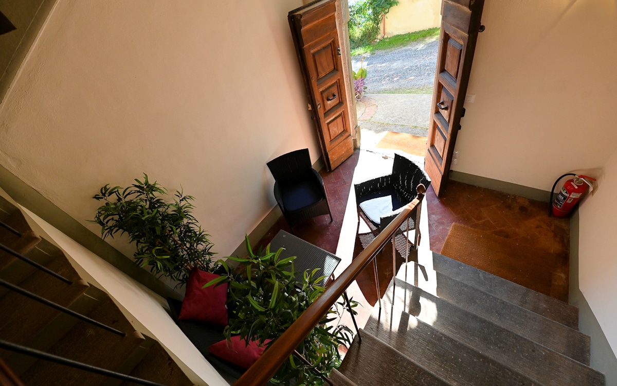 Ferienhaus Camugliano, Eingangsbereich unten (2) Ferienhaus Camugliano, Eingangsbereich unten (2)