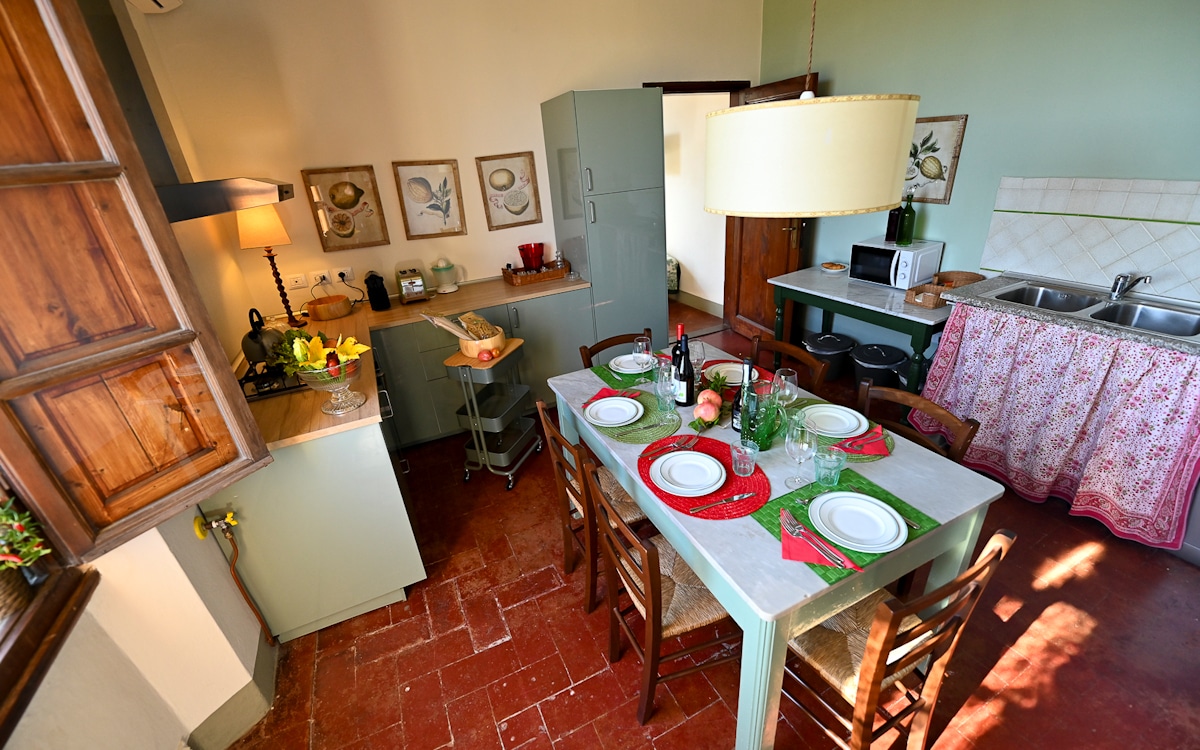 Ferienhaus Camugliano, Wohnküche (2) Ferienhaus Camugliano, Wohnküche (2)