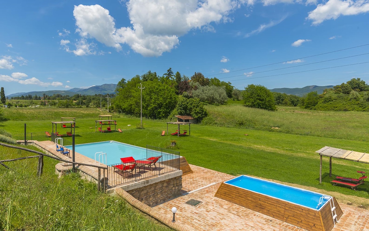 Antike Ziegelei Laterina, Garten mit Swimmingpool (3) Antike Ziegelei Laterina, Garten mit Swimmingpool (3)