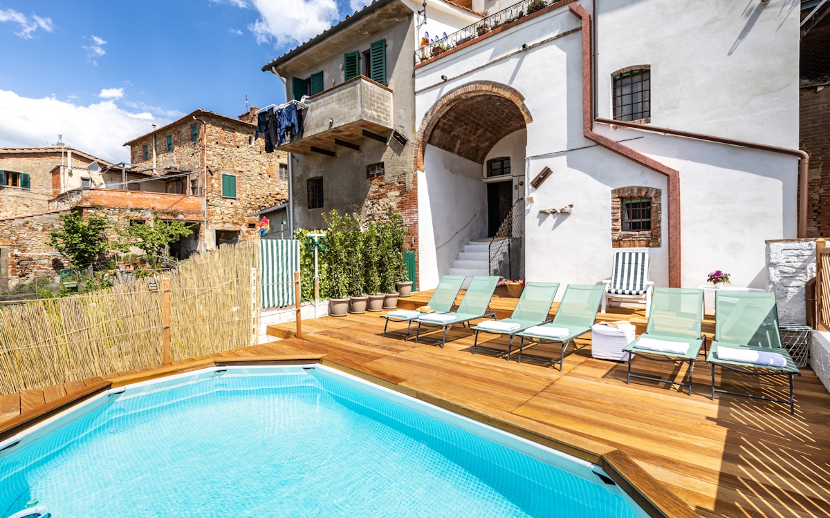 Ferienhaus Morrona, Swimmingpool und Terrasse (12) Ferienhaus Morrona, Swimmingpool und Terrasse (12)