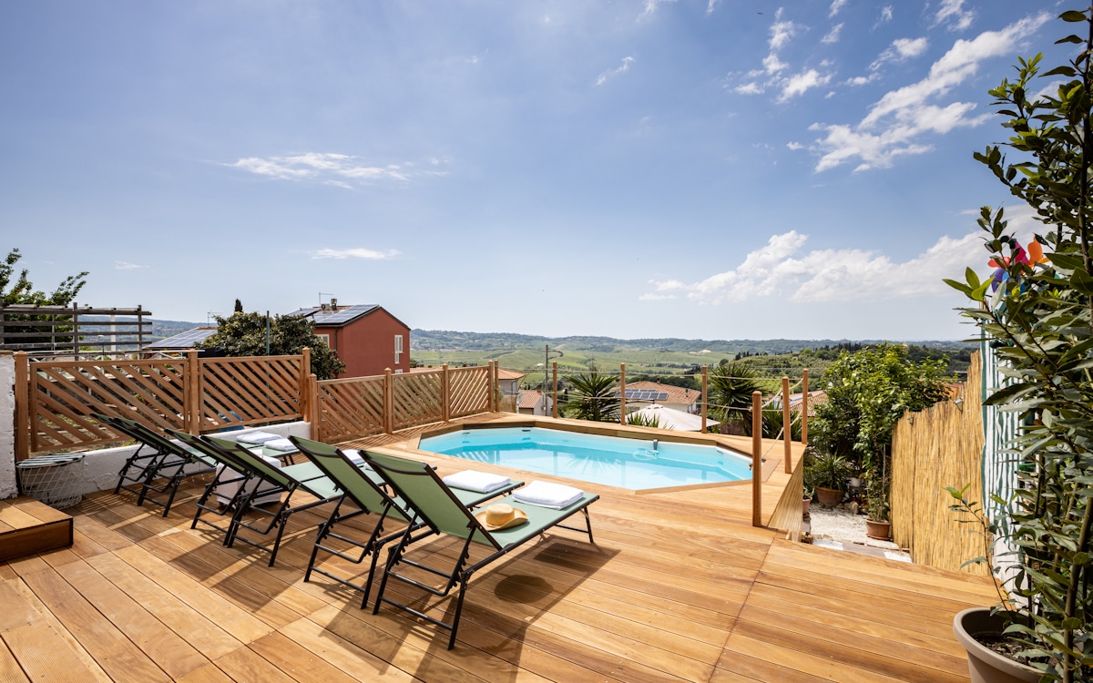 Ferienhaus Morrona, Swimmingpool und Terrasse (9) Ferienhaus Morrona, Swimmingpool und Terrasse (9)