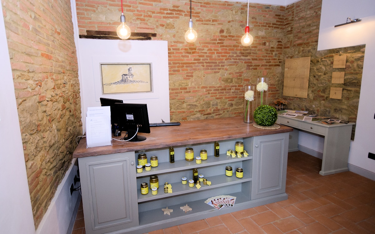 Agriturismo Palaia 3, Rezeption (2) Agriturismo Palaia 3, Rezeption (2)