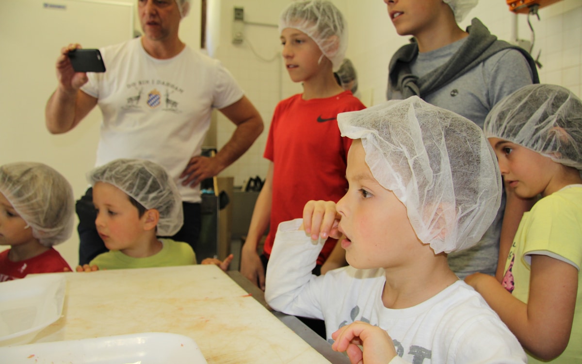 Urlaub auf dem Bio-Bauernhof, Erfahrung in der Biometzgerei (11) Urlaub auf dem Bio-Bauernhof, Erfahrung in der Biometzgerei (11)
