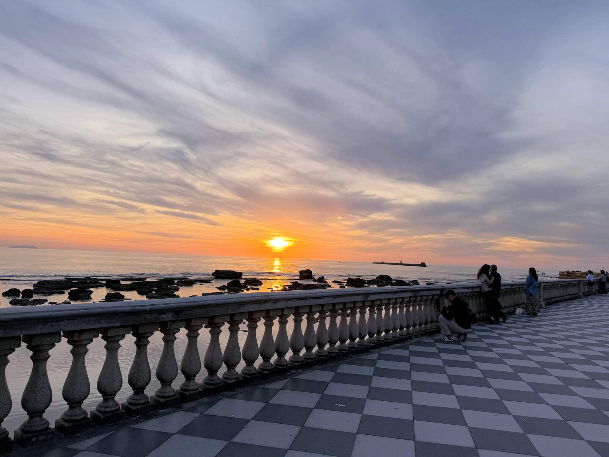 Livorno, Terrazza Mascagni am Sonnenuntergang (2) Livorno, Terrazza Mascagni am Sonnenuntergang (2)