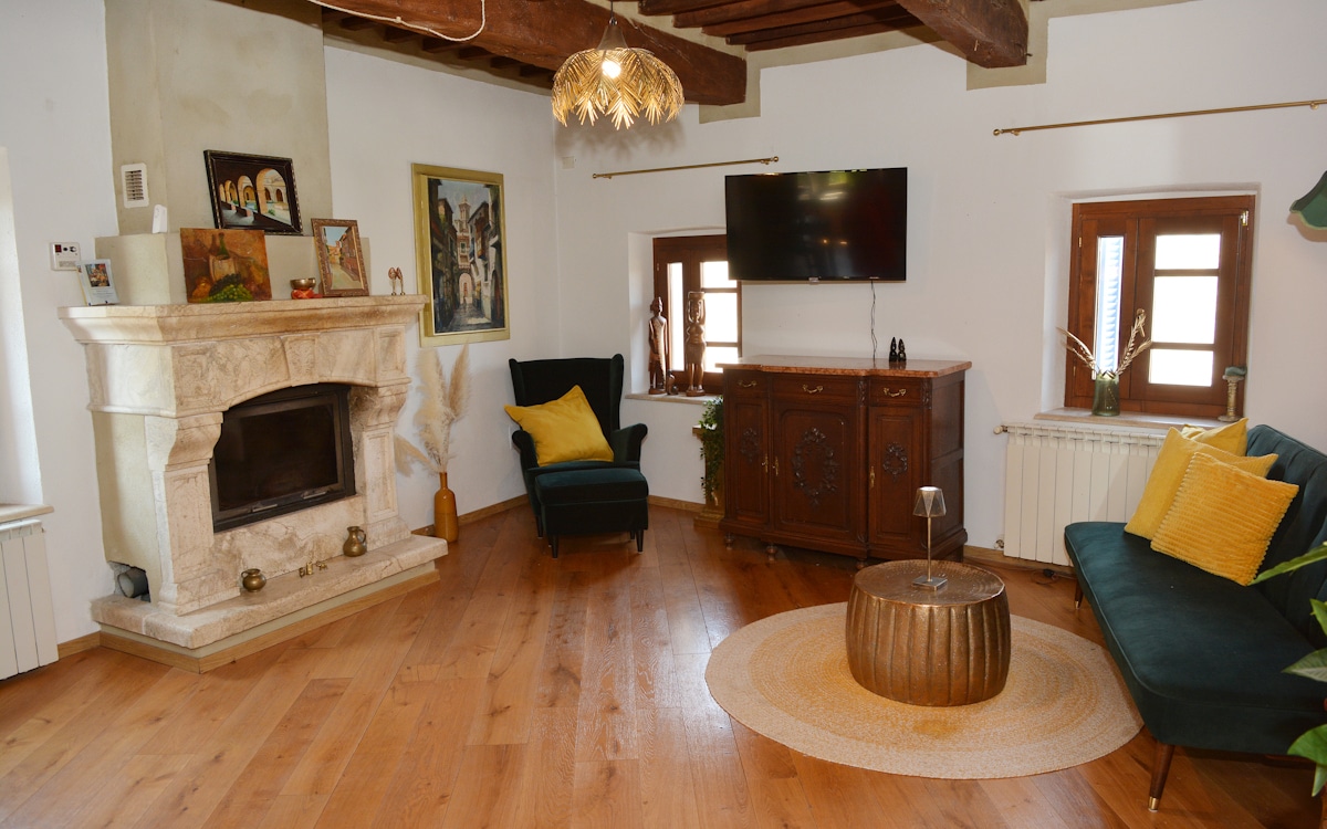 Palazzo Giuncarico, Wohnung im 1. Stock (1)